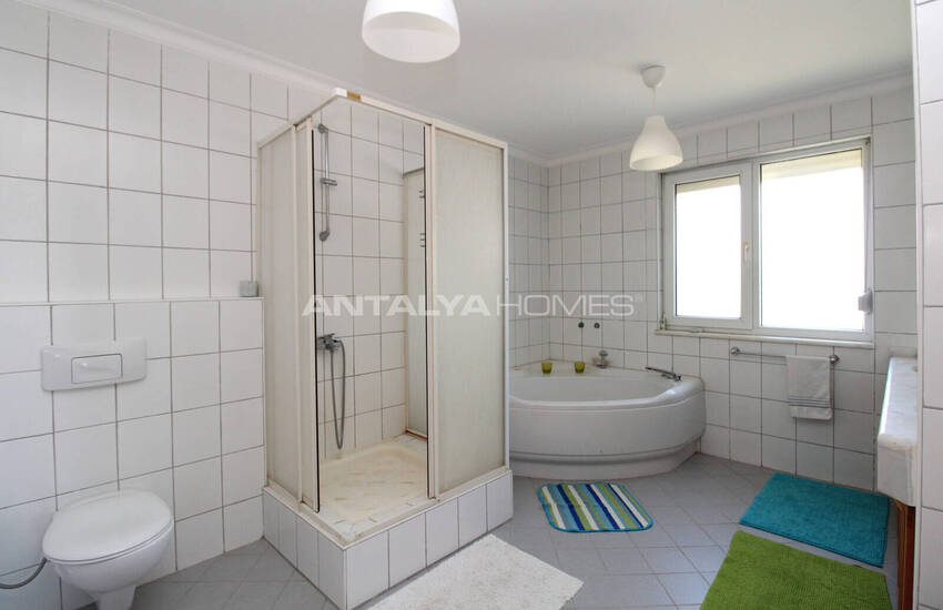Antalya'da Havuzlu Site İçinde Taşınmaya Hazır Eşyalı Villa 46