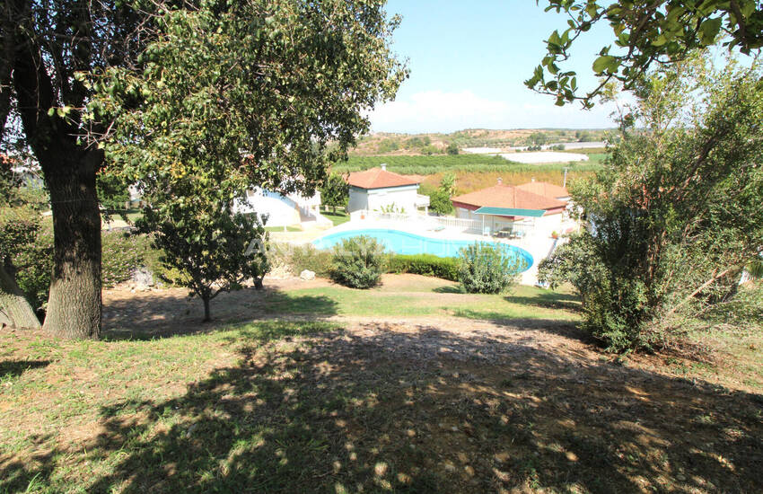 Antalya'da Havuzlu Site İçinde Taşınmaya Hazır Eşyalı Villa 49