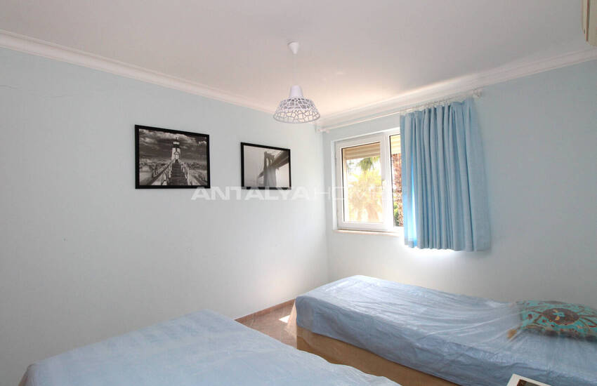 Antalya'da Havuzlu Site İçinde Taşınmaya Hazır Eşyalı Villa 35