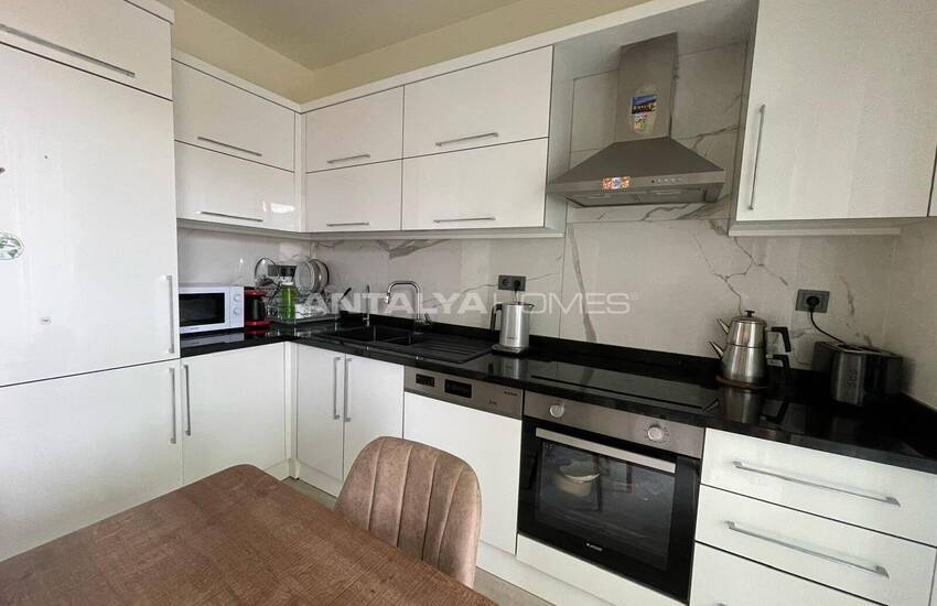 Beach-side Flat in a Complex with Pool in Alanya Center 22