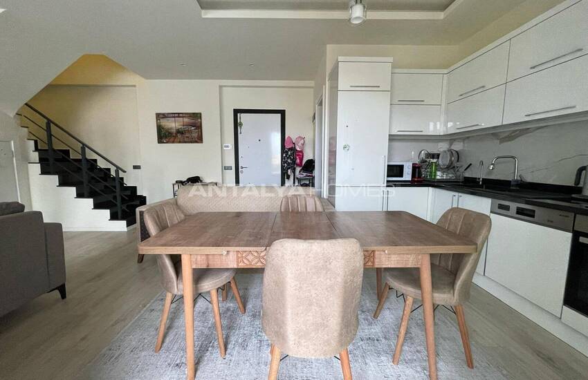 Beach-side Flat in a Complex with Pool in Alanya Center 21