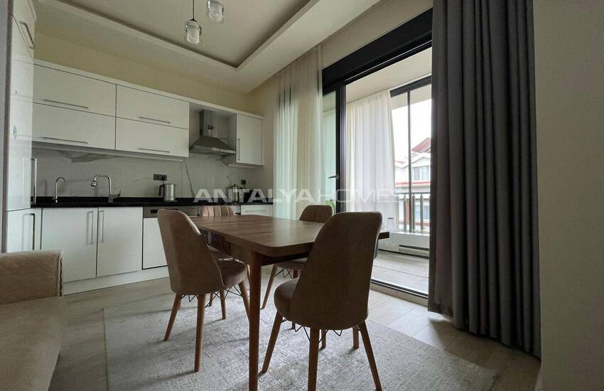 Beach-side Flat in a Complex with Pool in Alanya Center 20