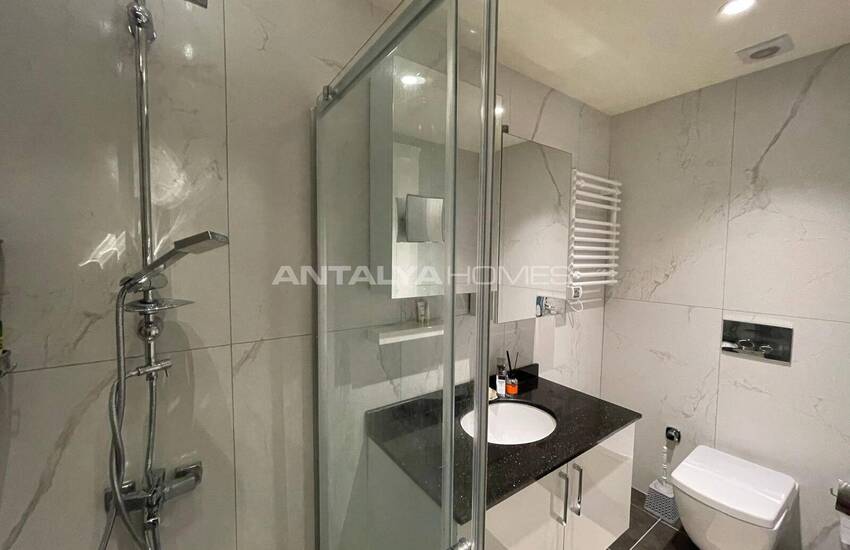 Beach-side Flat in a Complex with Pool in Alanya Center 35