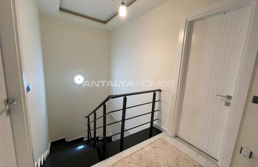 Beach-side Flat in a Complex with Pool in Alanya Center 33