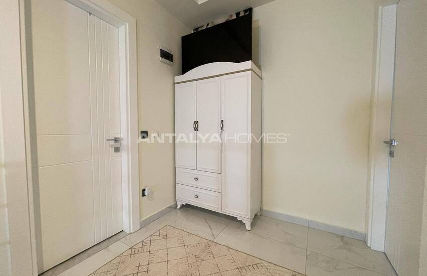 Beach-side Flat in a Complex with Pool in Alanya Center 32