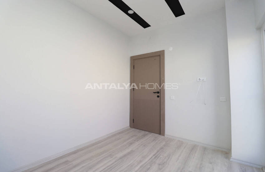 Stylish Apartments Near the Tram Station in Antalya Kepez 11