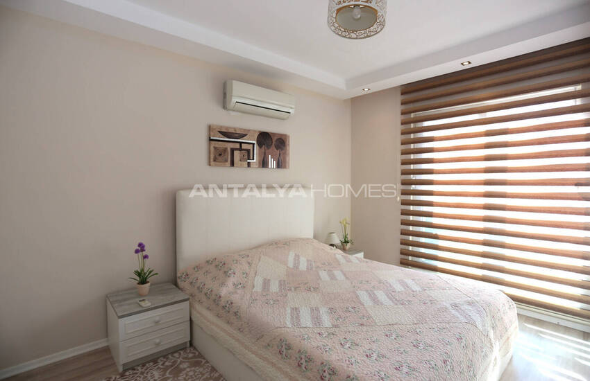 Real Estate with Mountain-view in a Complex in Konyaalti 23