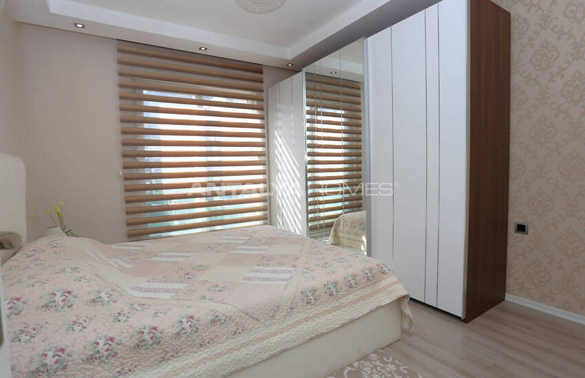 Real Estate with Mountain-view in a Complex in Konyaalti 22