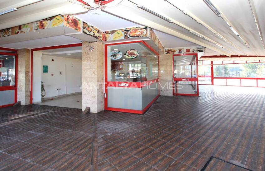 3-storey Shop with High-visibility in Antalya Güzeloba 9