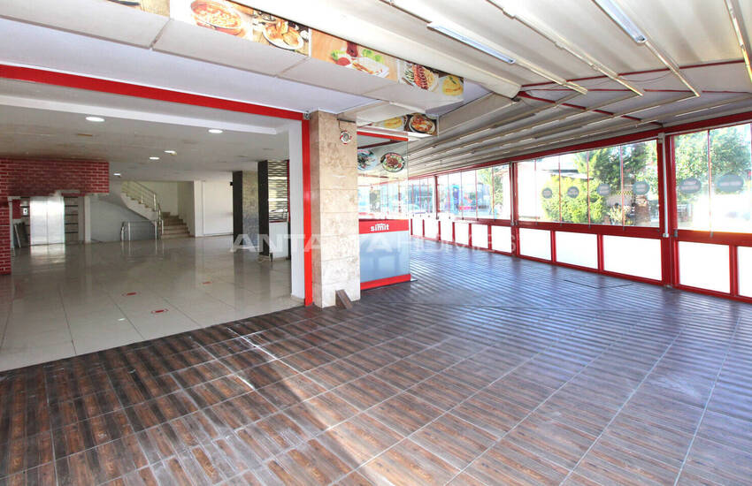 3-storey Shop with High-visibility in Antalya Güzeloba 10