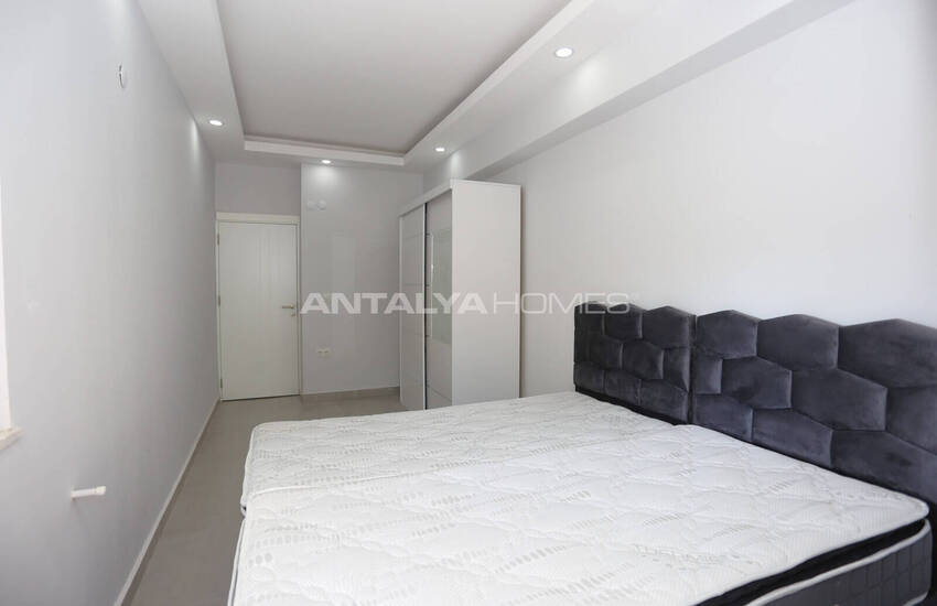 Furnished 1-bedroom Flat in a Complex Near Sea in Antalya Muratpaşa 11