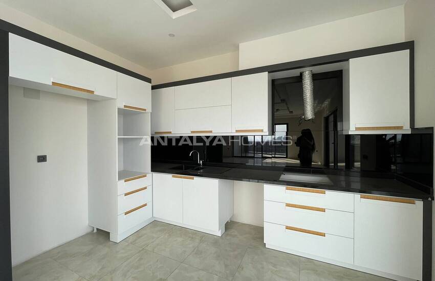 Apartments with Pool and Parking Near the Beach in Alanya 13