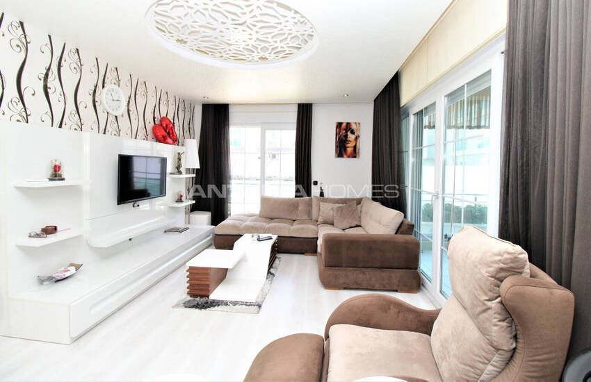 Key Ready Apartment in a Complex with a Pool in Antalya Lara 15