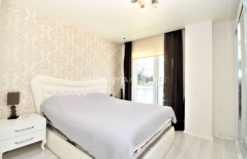 Key Ready Apartment in a Complex with a Pool in Antalya Lara 24