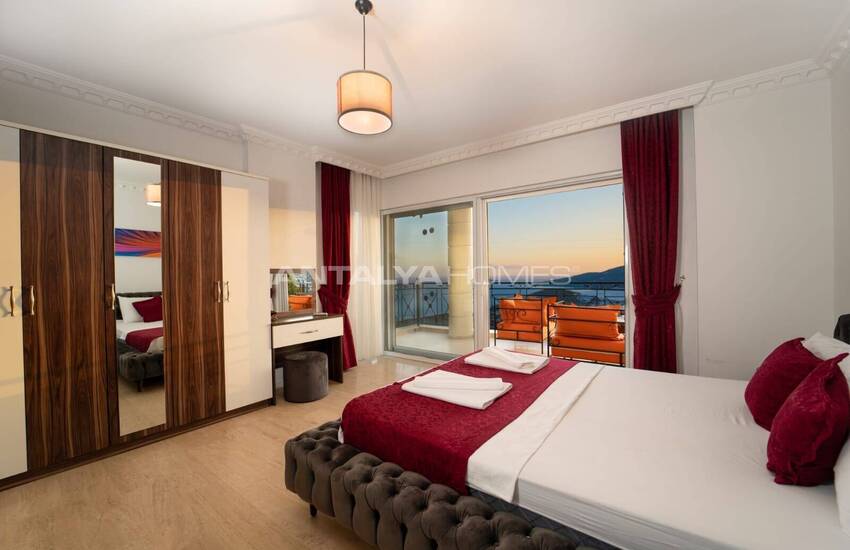 منزل فاخر بإطلالة بانورامية على البحر وحمام سباحة في كاس كالكان 25