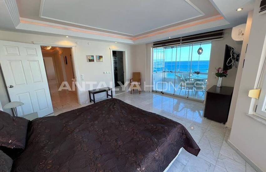 عقارات أنيقة مطلة على البحر للبيع في ألانيا توسمور 53