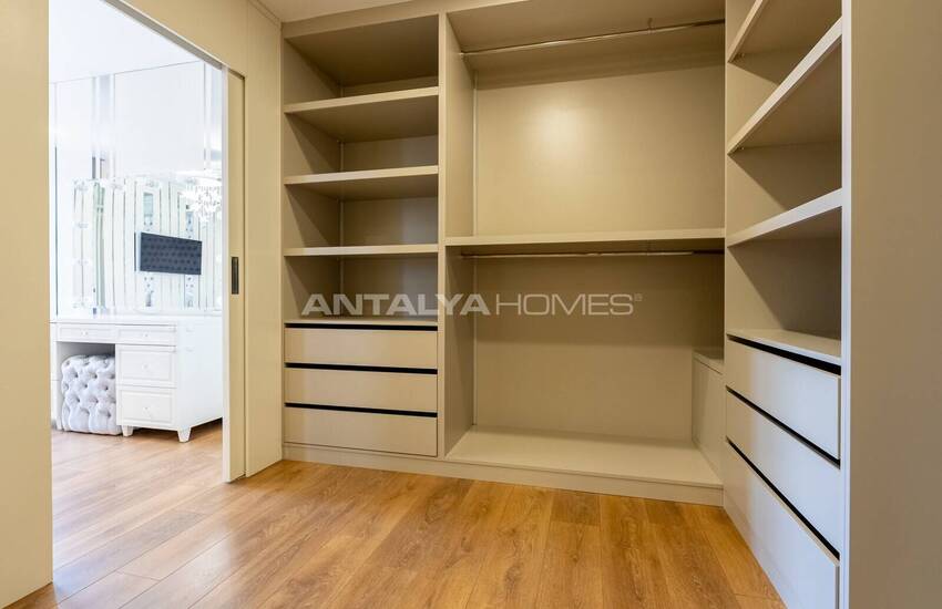 Renovated 4-bedroom Furnished Villa by the Beach in Konyaaltı Liman 39