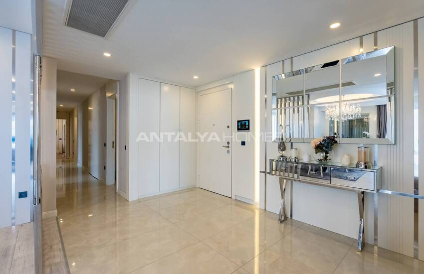 Renovated 4-bedroom Furnished Villa by the Beach in Konyaaltı Liman 25