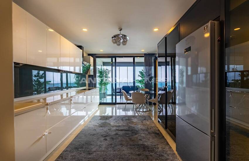 Renovated 4-bedroom Furnished Villa by the Beach in Konyaaltı Liman 26