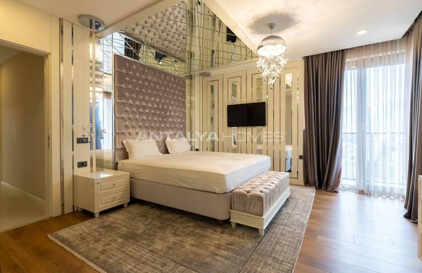 Renovated 4-bedroom Furnished Villa by the Beach in Konyaaltı Liman 37
