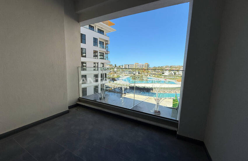 Квартира в комплексе Azura World Residence рядом с морем в Тюрклере 37