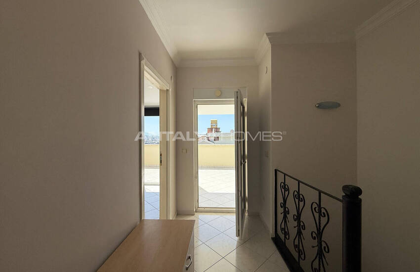 Квартира на крыше с видом на море и город в Алании 14