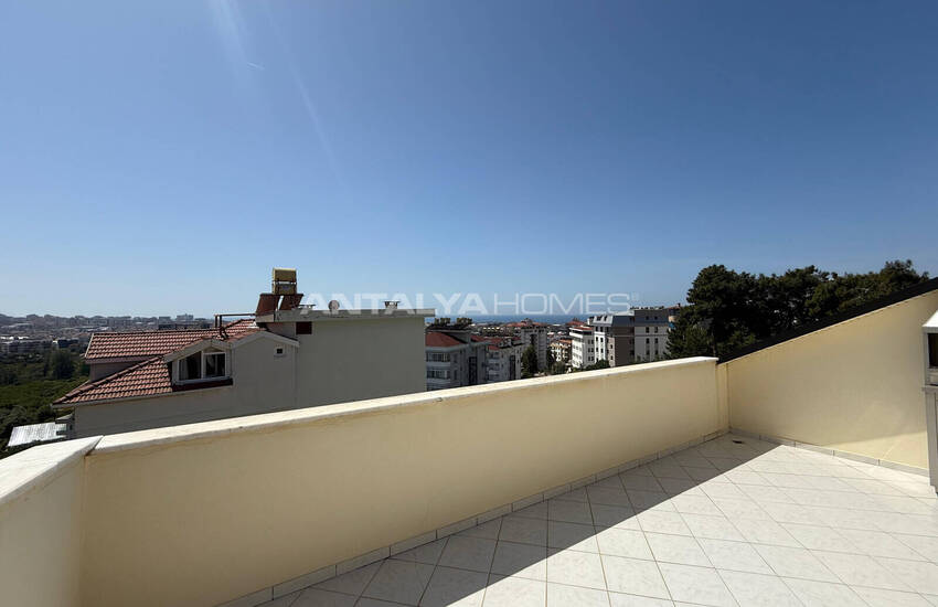 Квартира на крыше с видом на море и город в Алании 17