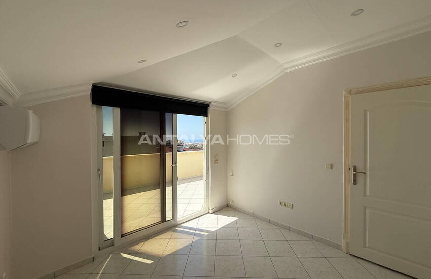 Квартира на крыше с видом на море и город в Алании 12