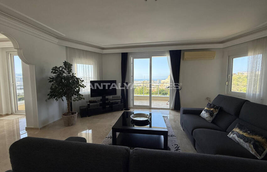 Möblierte Wohnung Mit Panoramablick Auf Die Stadt In Demirtaş 7