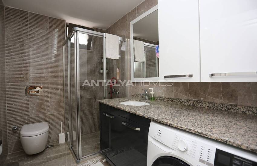Antalya Muratpaşa'da 12. Cadde Yakınında 2 Yatak Odalı Daire 24