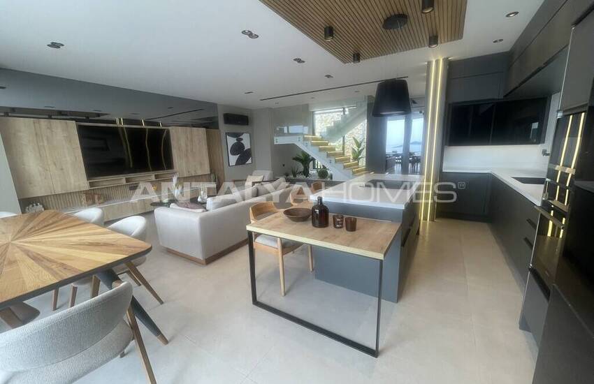 خانه های 4 خوابه تریپلکس با منظره استخر و دریا در کالکان 17