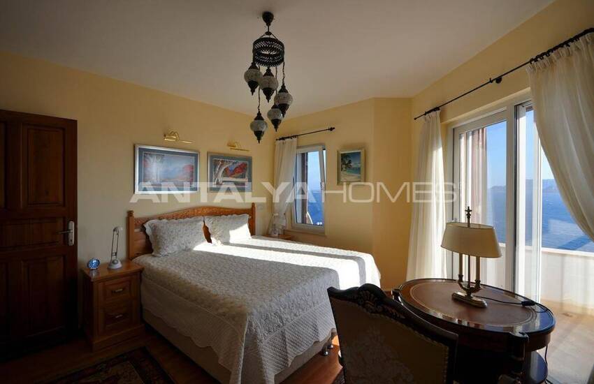 فيلا حجرية مطلة على البحر في كاس 21