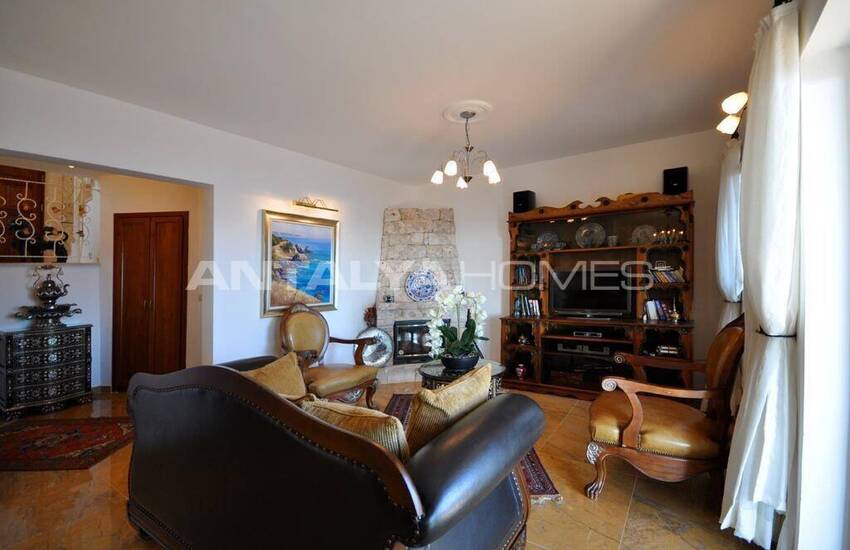 فيلا حجرية مطلة على البحر في كاس 14