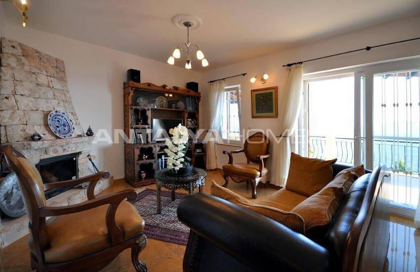 فيلا حجرية مطلة على البحر في كاس 4