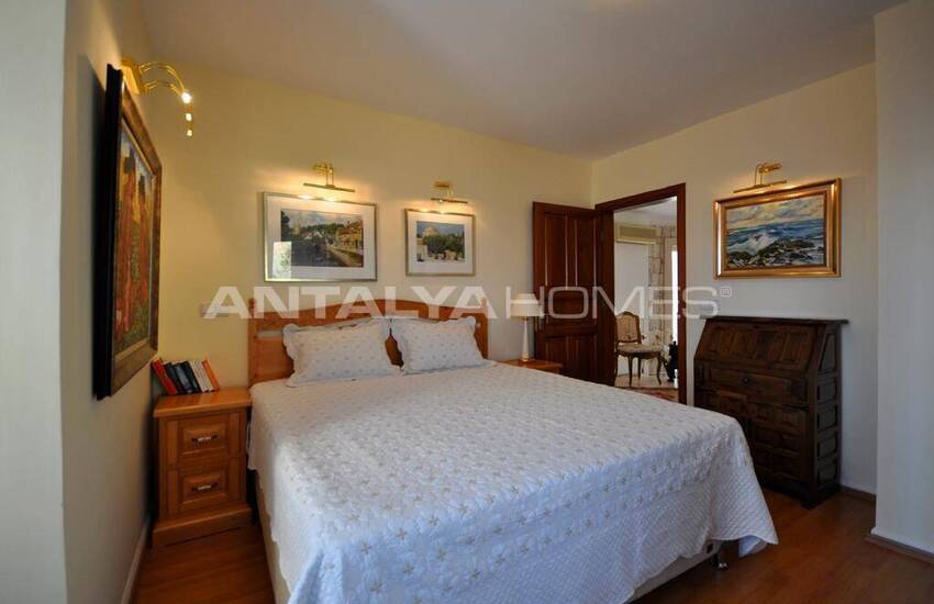 فيلا حجرية مطلة على البحر في كاس 15