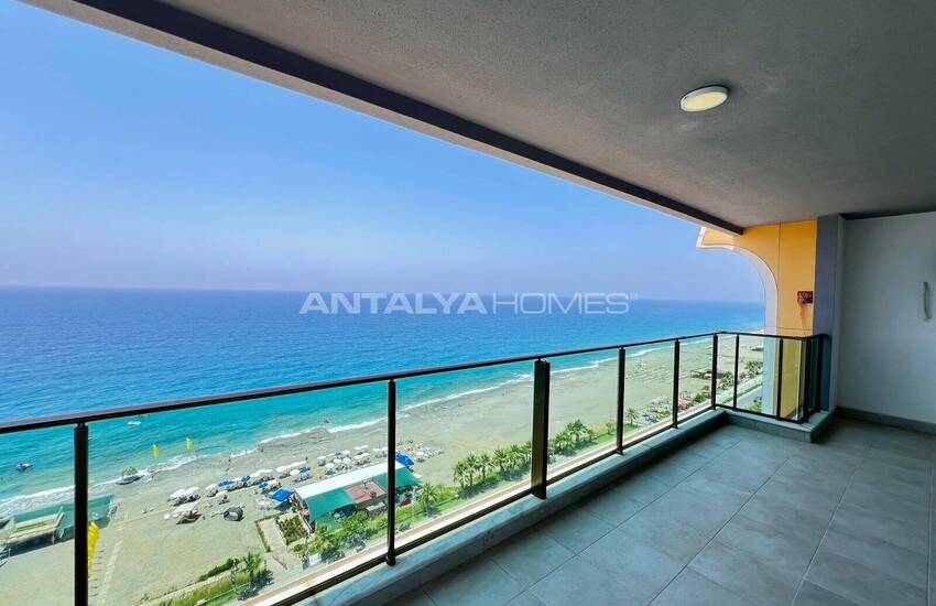 Immobilier En Bord De Mer Avec Piscine À Mahmutlar Alanya