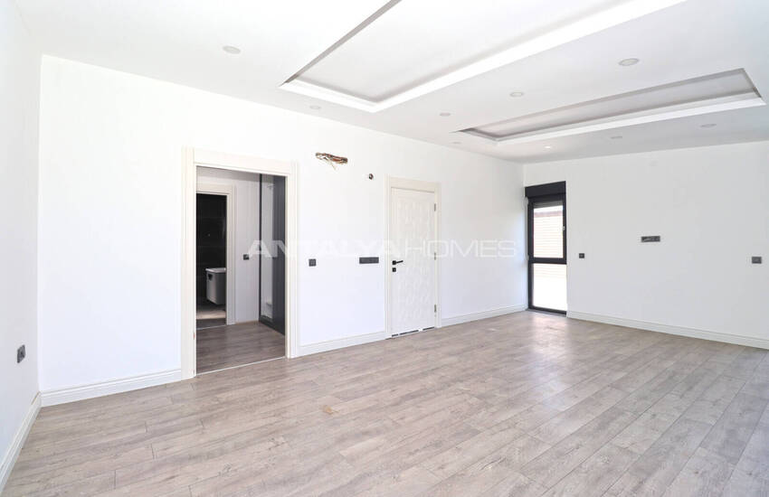 Antalya Döşemealtı'nda Havuzlu Site İçinde 4+1 Villa 21