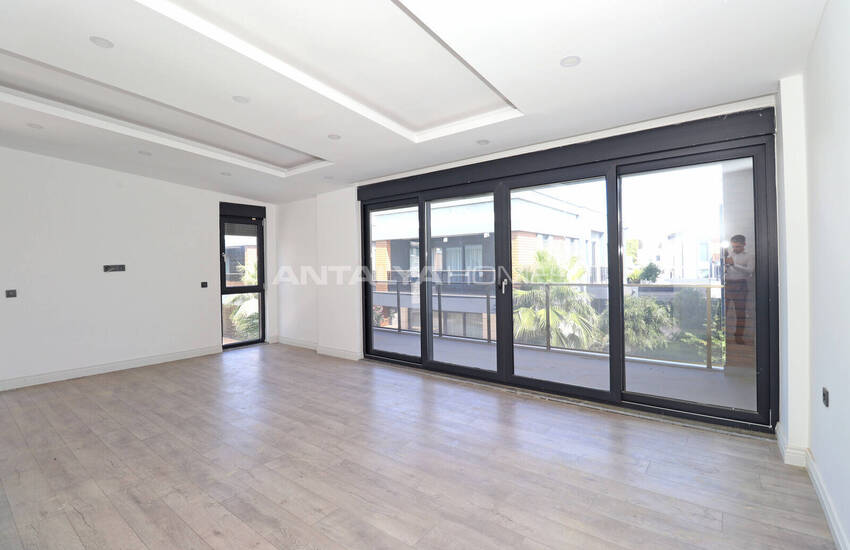 Antalya Döşemealtı'nda Havuzlu Site İçinde 4+1 Villa 22