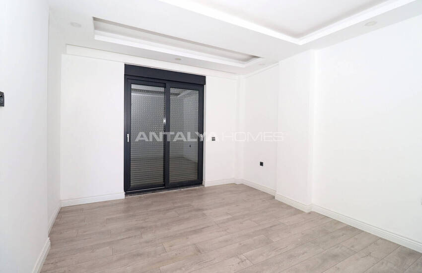 Antalya Döşemealtı'nda Havuzlu Site İçinde 4+1 Villa 25