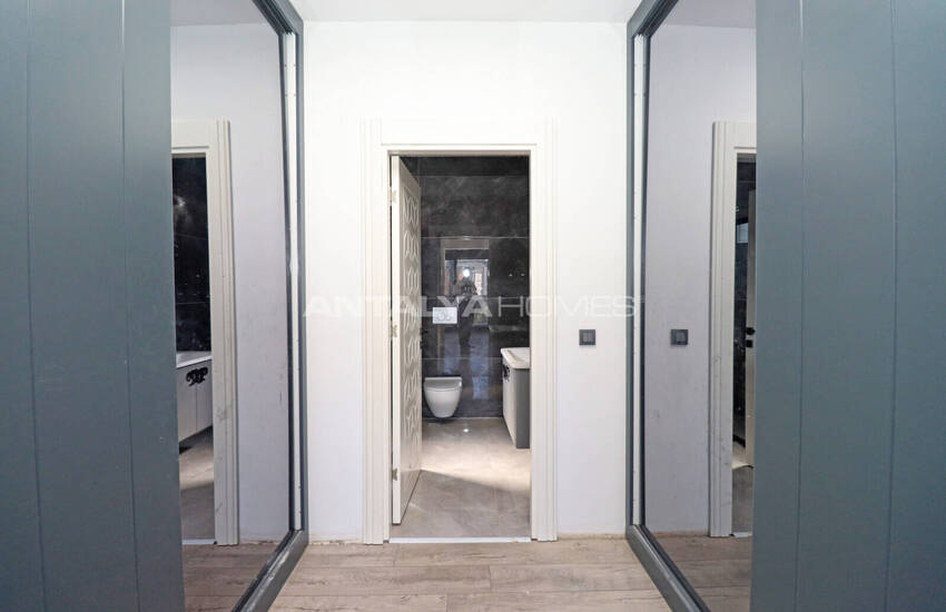 Antalya Döşemealtı'nda Havuzlu Site İçinde 4+1 Villa 23