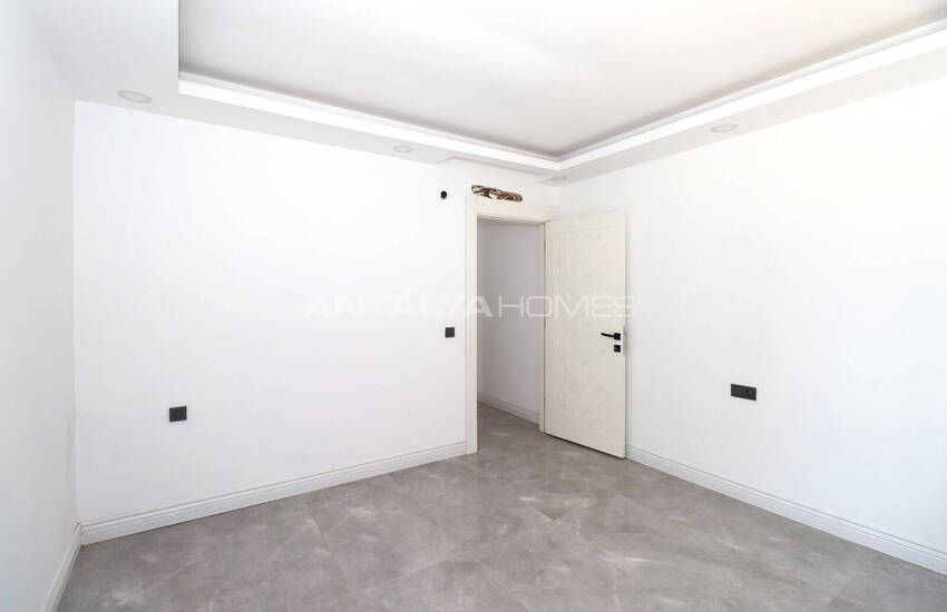 Antalya Döşemealtı'nda Havuzlu Site İçinde 4+1 Villa 28