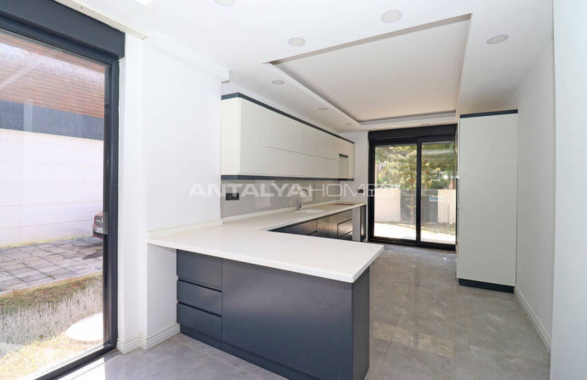 Antalya Döşemealtı'nda Havuzlu Site İçinde 4+1 Villa 30