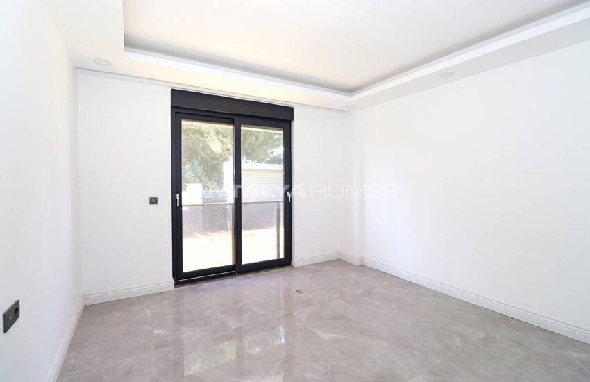 Antalya Döşemealtı'nda Havuzlu Site İçinde 4+1 Villa 16