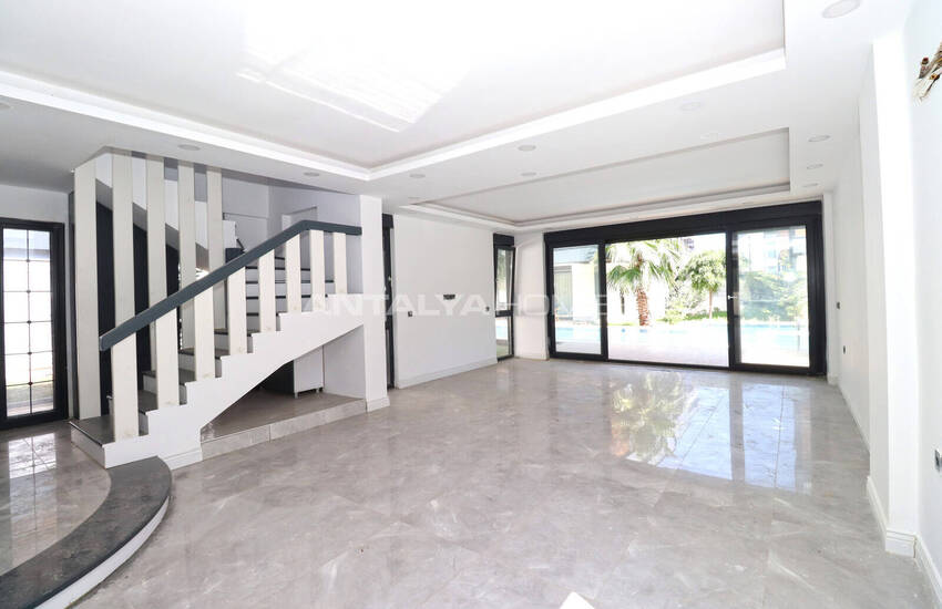 Antalya Döşemealtı'nda Havuzlu Site İçinde 4+1 Villa 10
