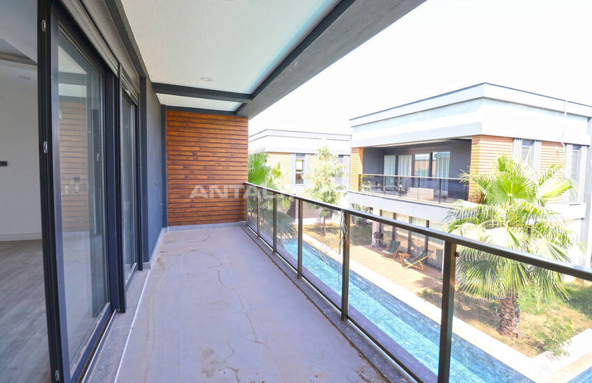 Antalya Döşemealtı'nda Havuzlu Site İçinde 4+1 Villa 15