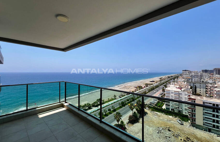 Seafront House with Pool in Mahmutlar Alanya