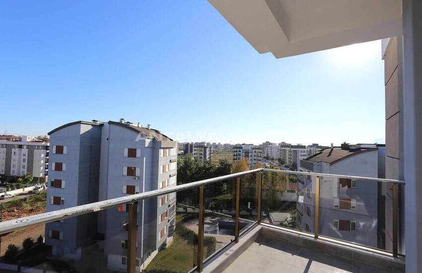 شقق في مجمع سكني يضم مسبحًا وموقف سيارات في أنطاليا 18