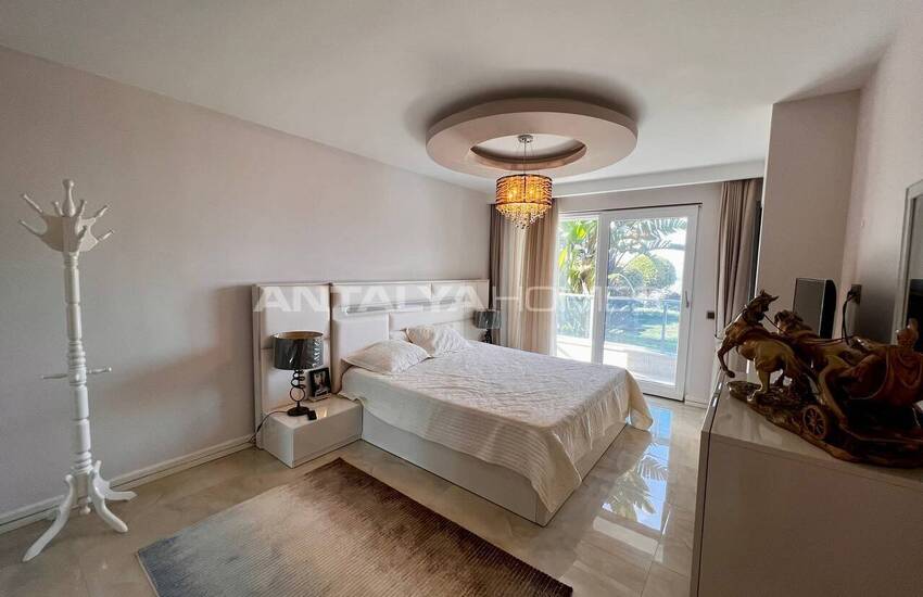 خانه شیک با منظره دریا و شهر در آلانیا 25