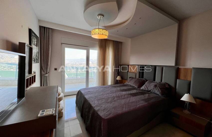 خانه شیک با منظره دریا و شهر در آلانیا 27