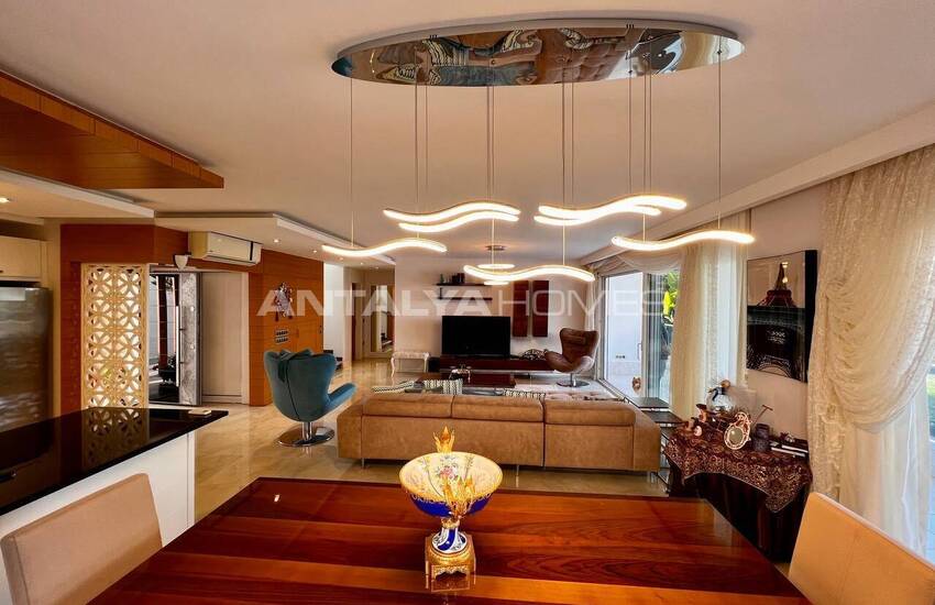 خانه شیک با منظره دریا و شهر در آلانیا 15